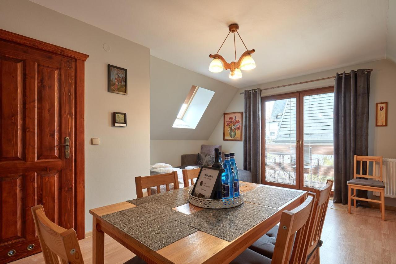 Apartment 1010 M