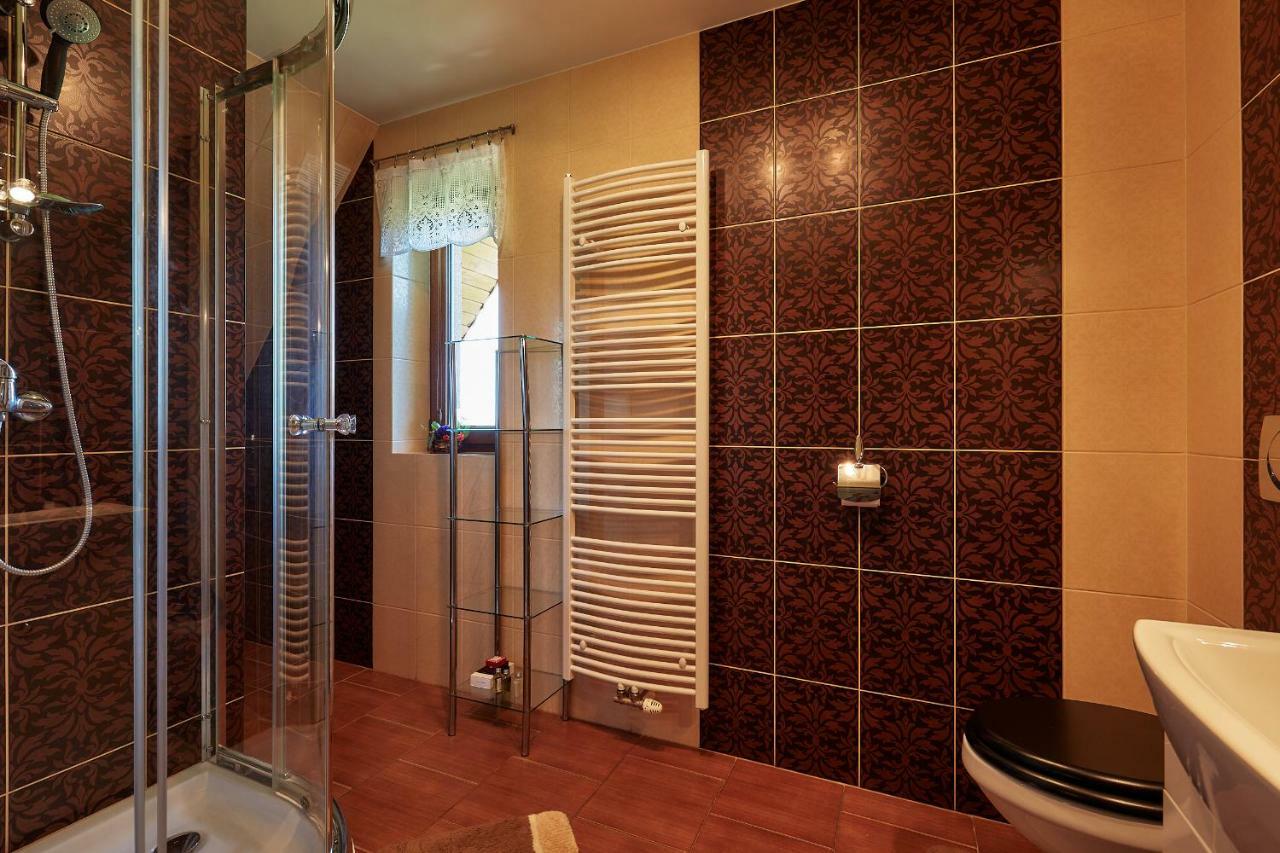 Apartment 1010 M